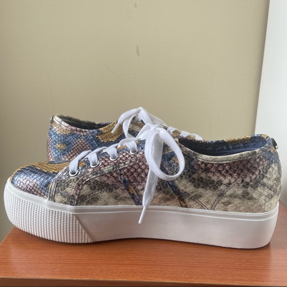 Steve Madden Emmi Snakeskin Platform Sneakers - Picture 5 of 9